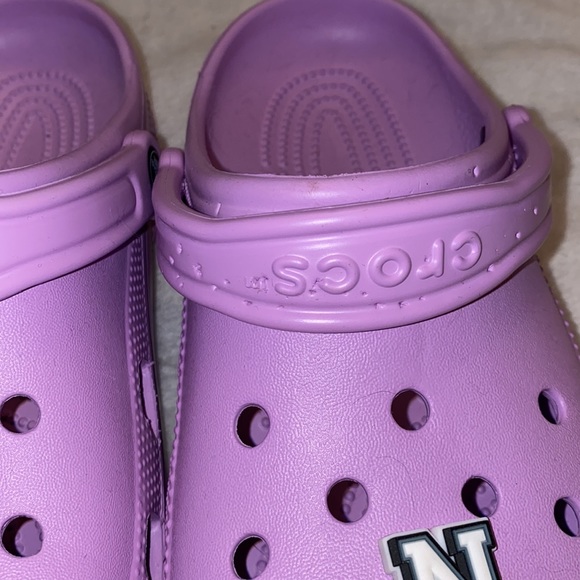 Purple Crocs. NBW. size M:6 W:8 - Picture 5 of 5